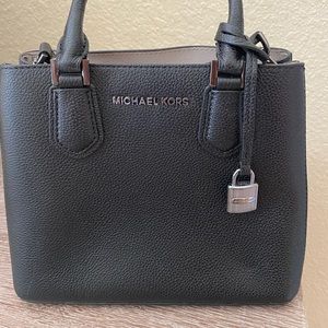 NWOT! Michael Kors small crossbody handbag